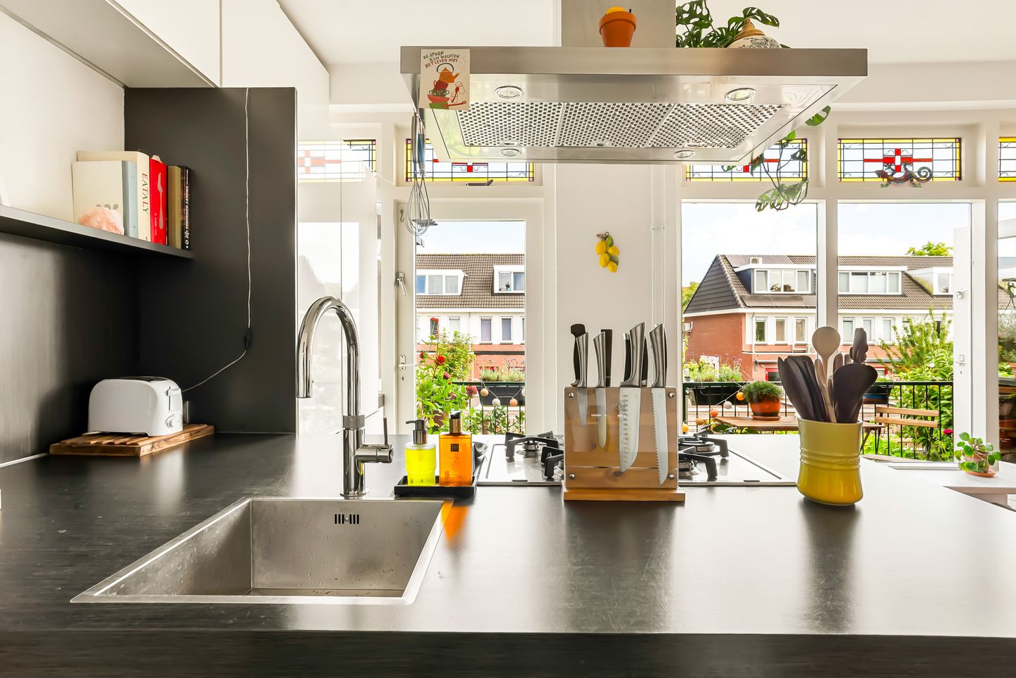 Photo 20 of Van Zeggelenstraat 108