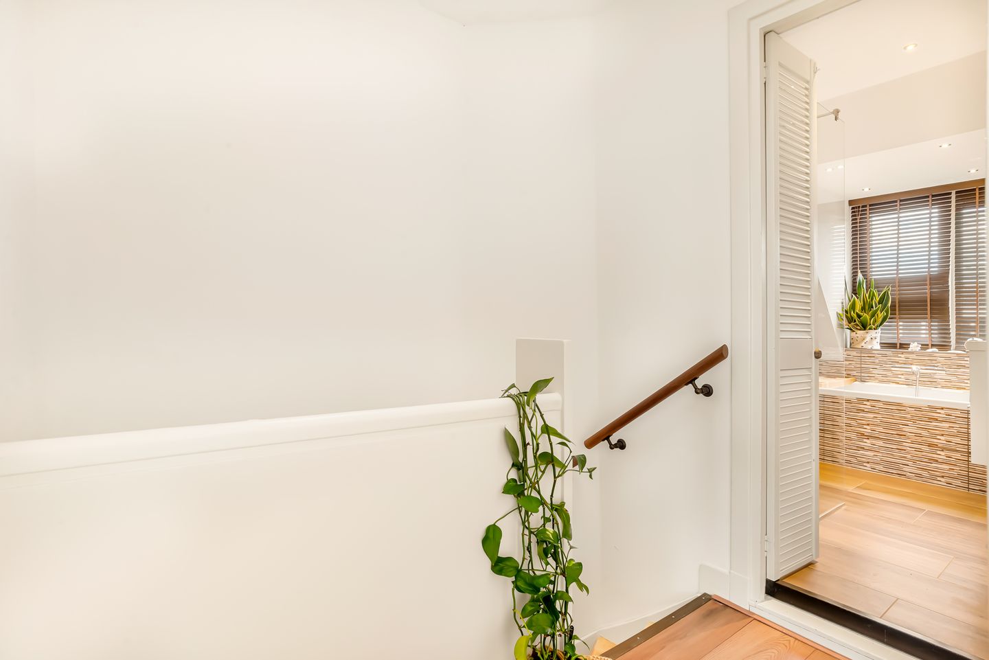 Photo 34 of Van Zeggelenstraat 108