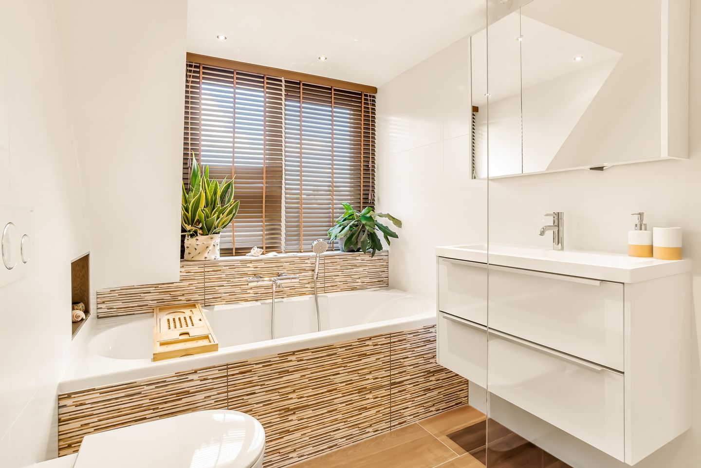 Photo 35 of Van Zeggelenstraat 108