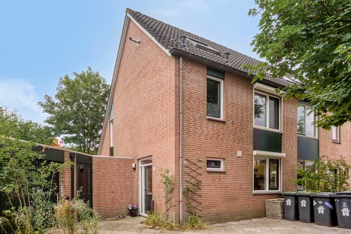 Foto 2 van Gijsbert van Oostveenstraat 17