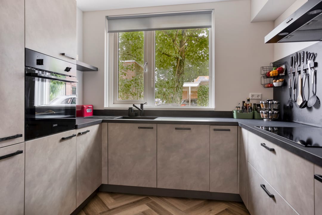 Foto 13 van Gijsbert van Oostveenstraat 17