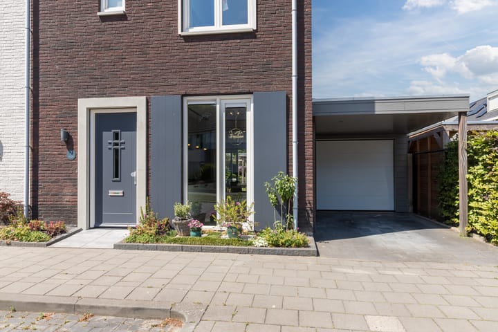 Foto 10 van Biezenbaan 7