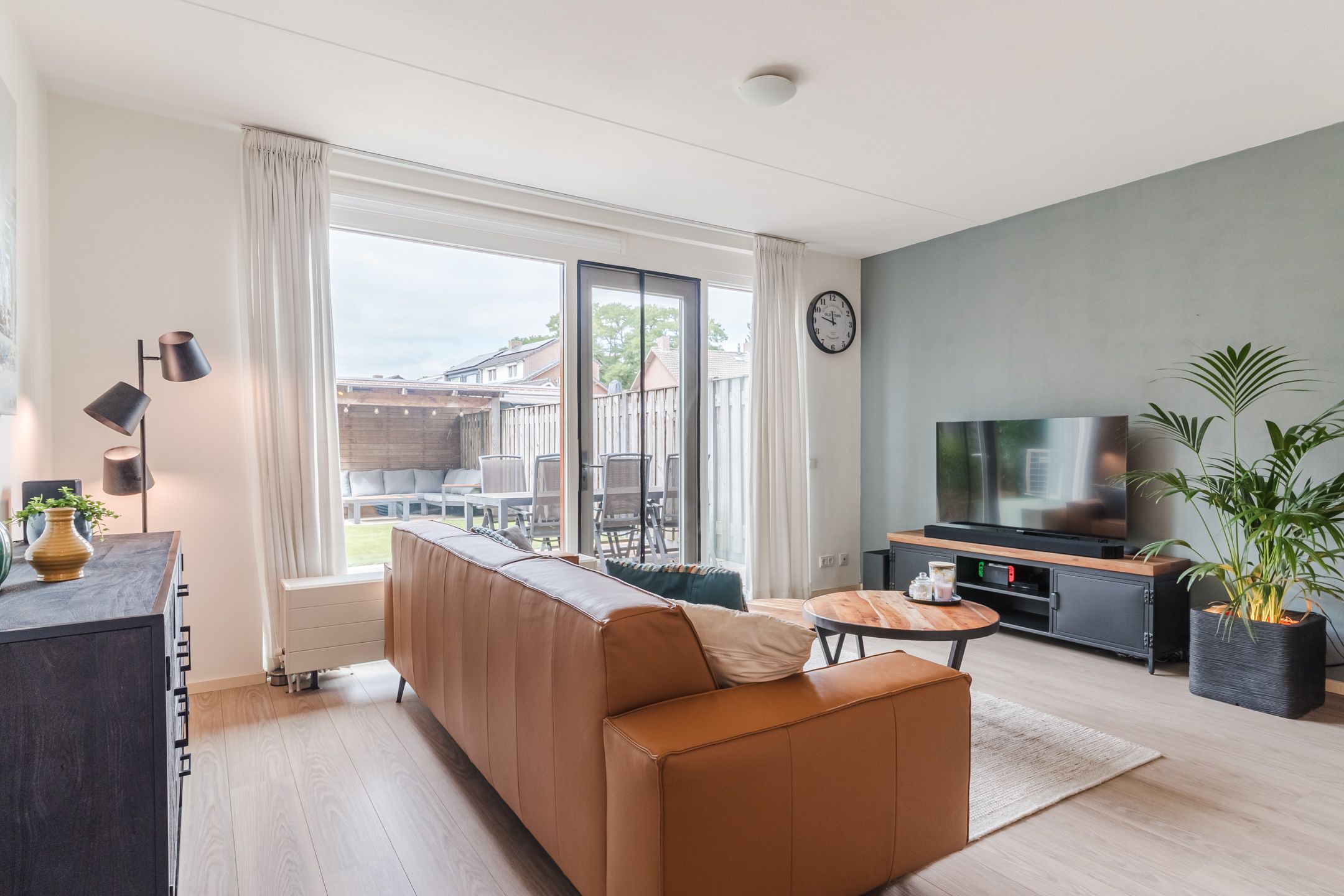 Foto 12 van Volmolenplein 2-A