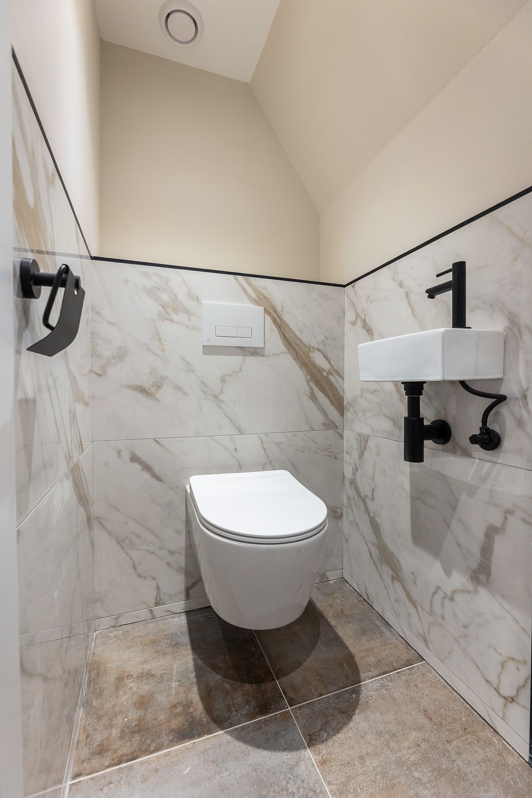 Photo 17 of Venestraat 7