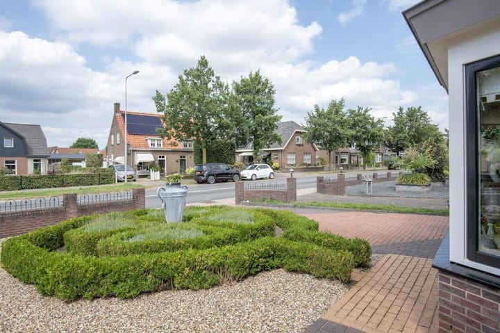 Photo 2 of Veenendaalsestraatweg 18