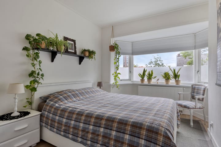 Foto 15 van Azaleastraat 85