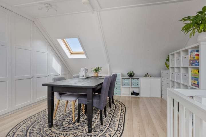 Foto 23 van Azaleastraat 85