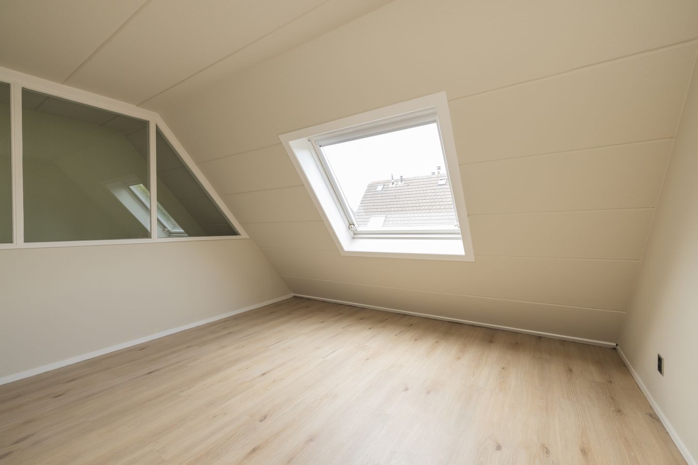 Photo 14 of Dominee Honderslaan 12