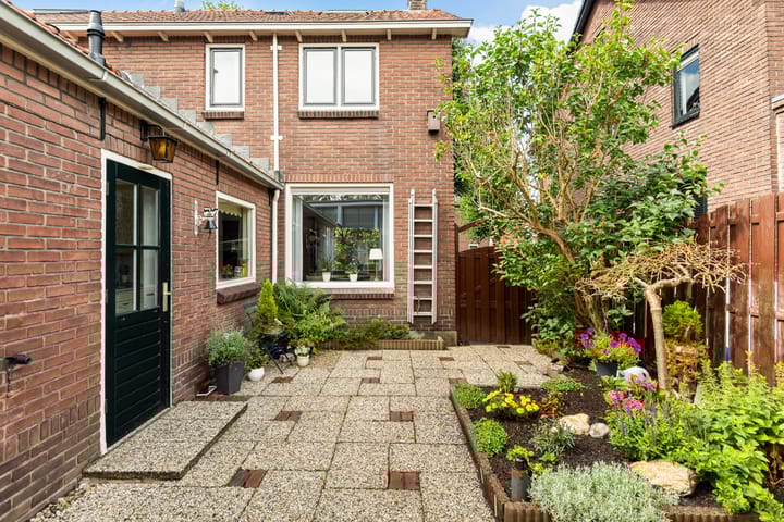 Photo 2 of Burgerdijkstraat 5