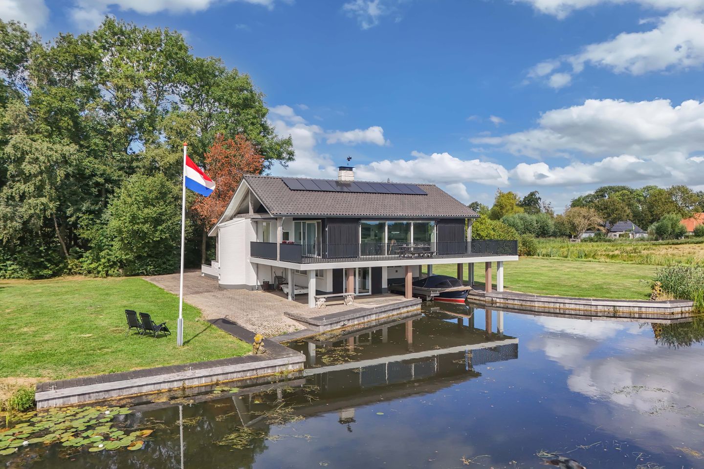 Photo 1 of Muggenbeet 6-D