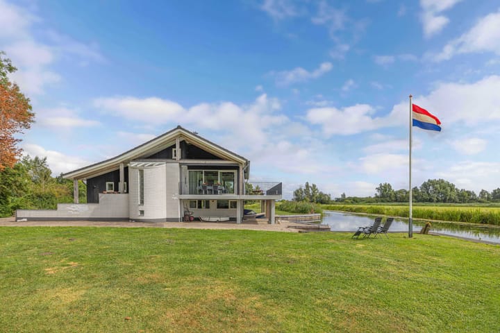 Photo 5 of Muggenbeet 6-D