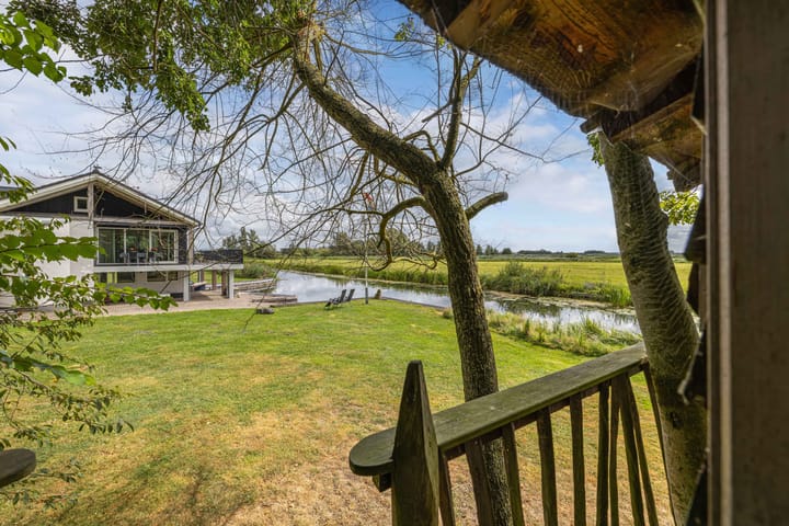 Photo 55 of Muggenbeet 6-D