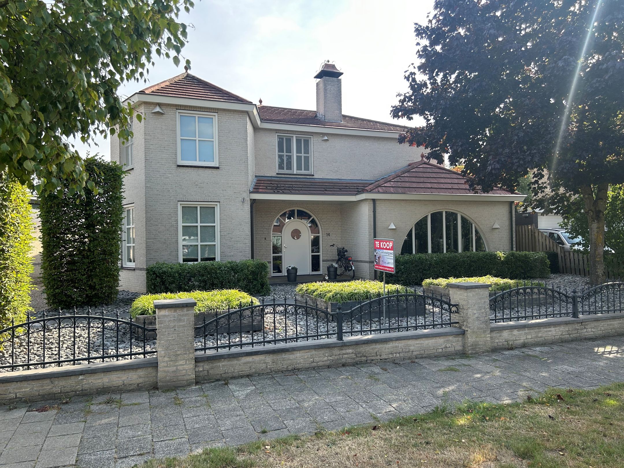 Burg. Van Ginnekenstraat 14 