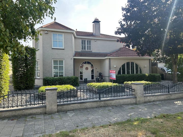 Burg. Van Ginnekenstraat 14