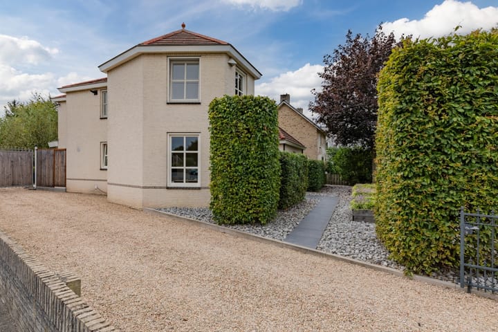 Foto 4 van Burg. Van Ginnekenstraat 14