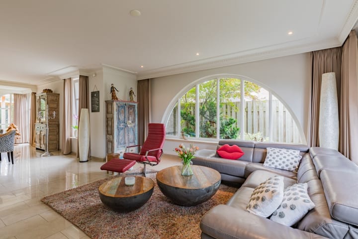 Photo 9 of Burg. Van Ginnekenstraat 14