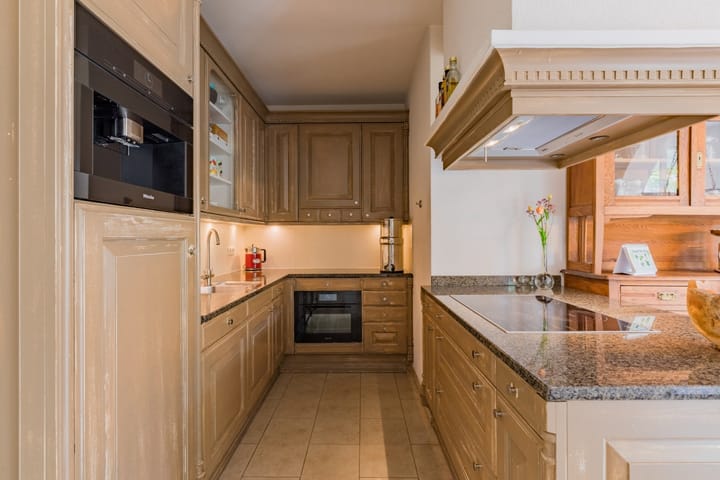 Photo 16 of Burg. Van Ginnekenstraat 14