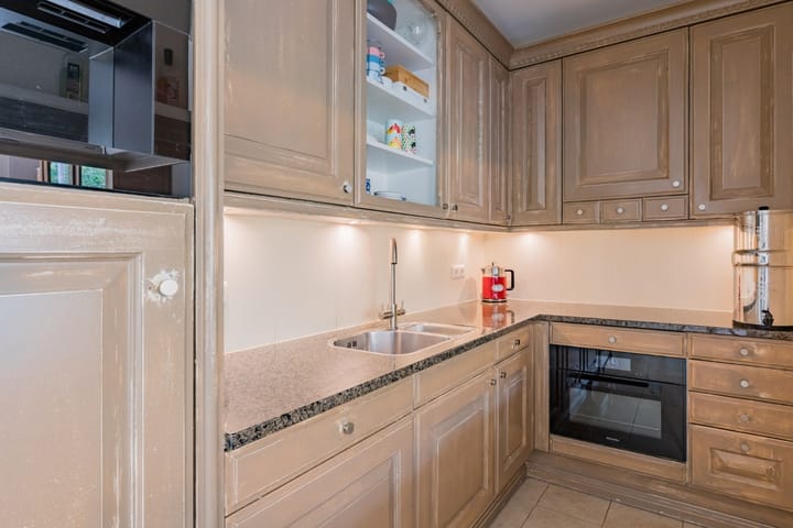 Photo 17 of Burg. Van Ginnekenstraat 14