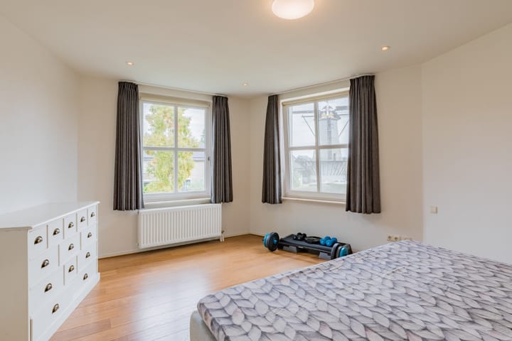 Photo 28 of Burg. Van Ginnekenstraat 14