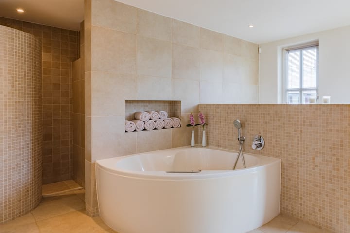 Photo 31 of Burg. Van Ginnekenstraat 14