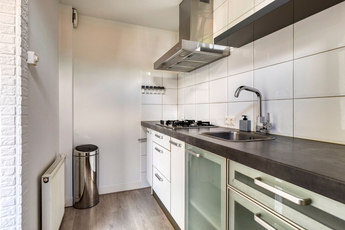 Photo 14 of van der Helststraat 52