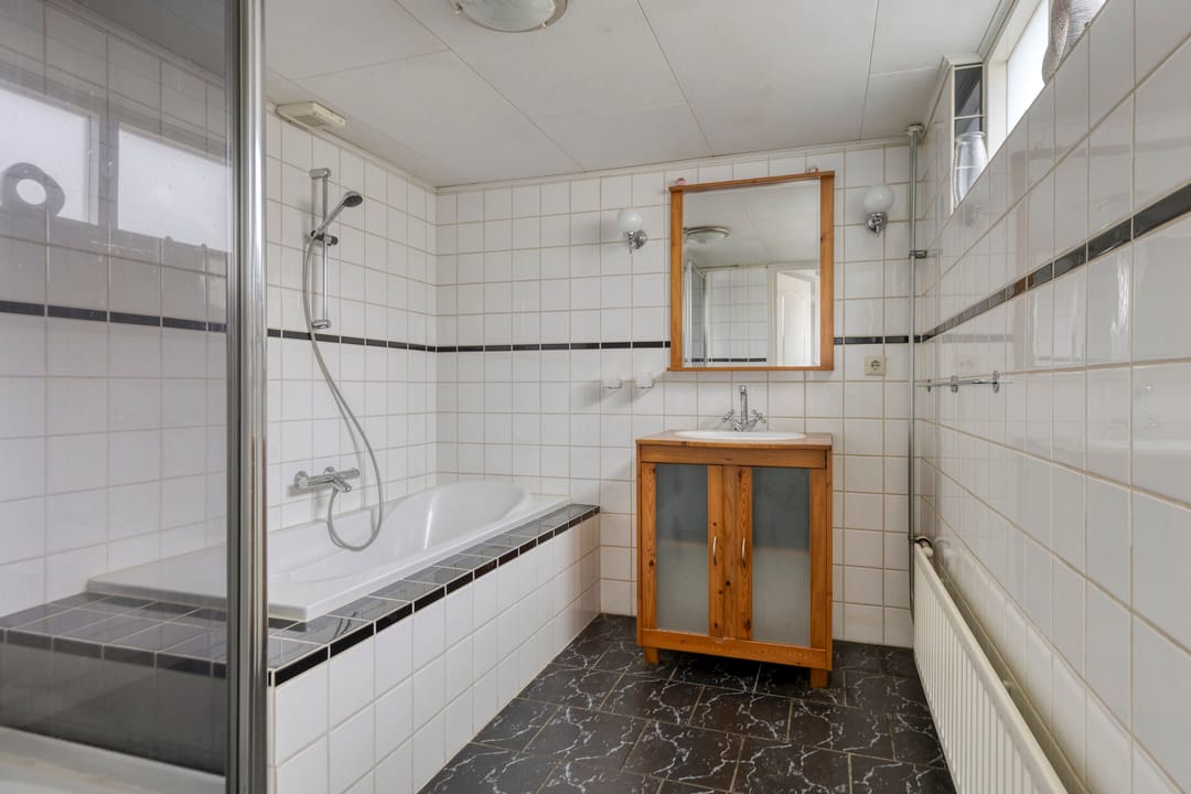 Photo 17 of van der Helststraat 52