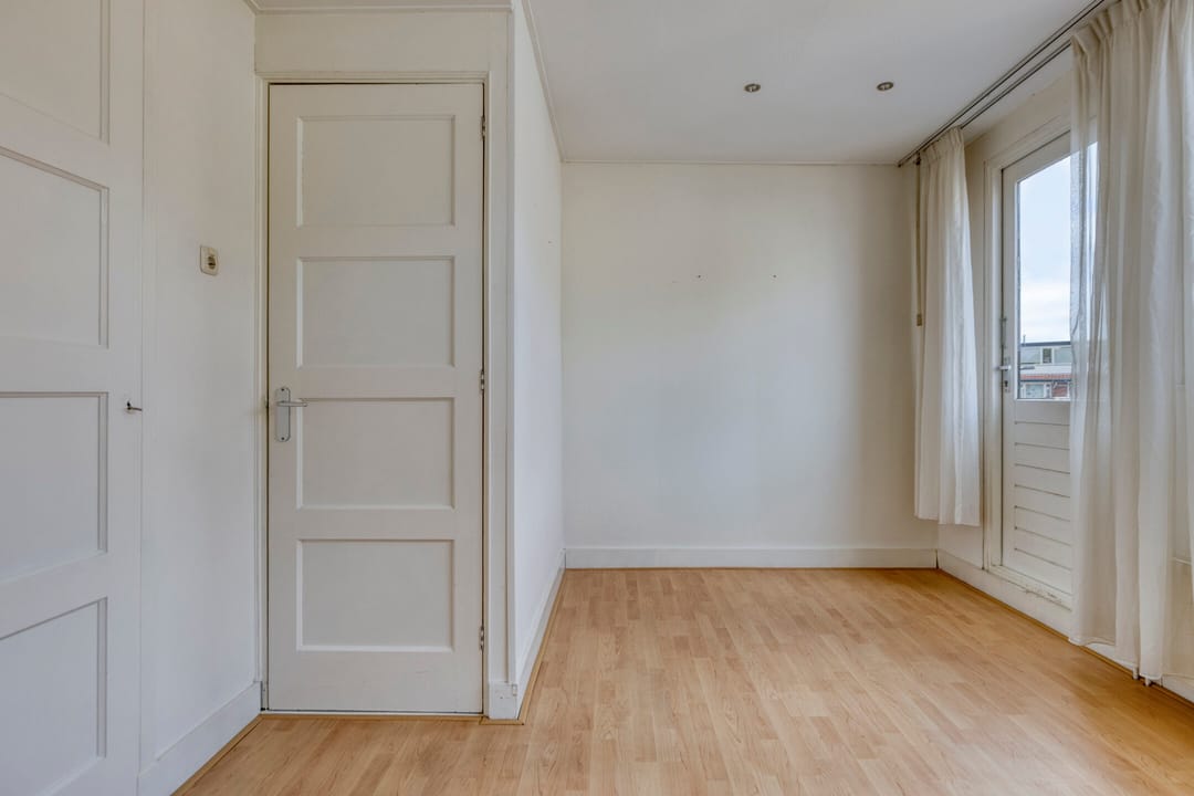 Photo 28 of van der Helststraat 52