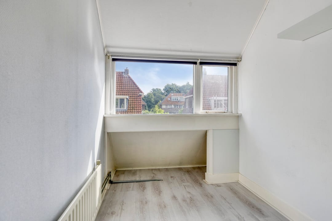 Photo 32 of van der Helststraat 52
