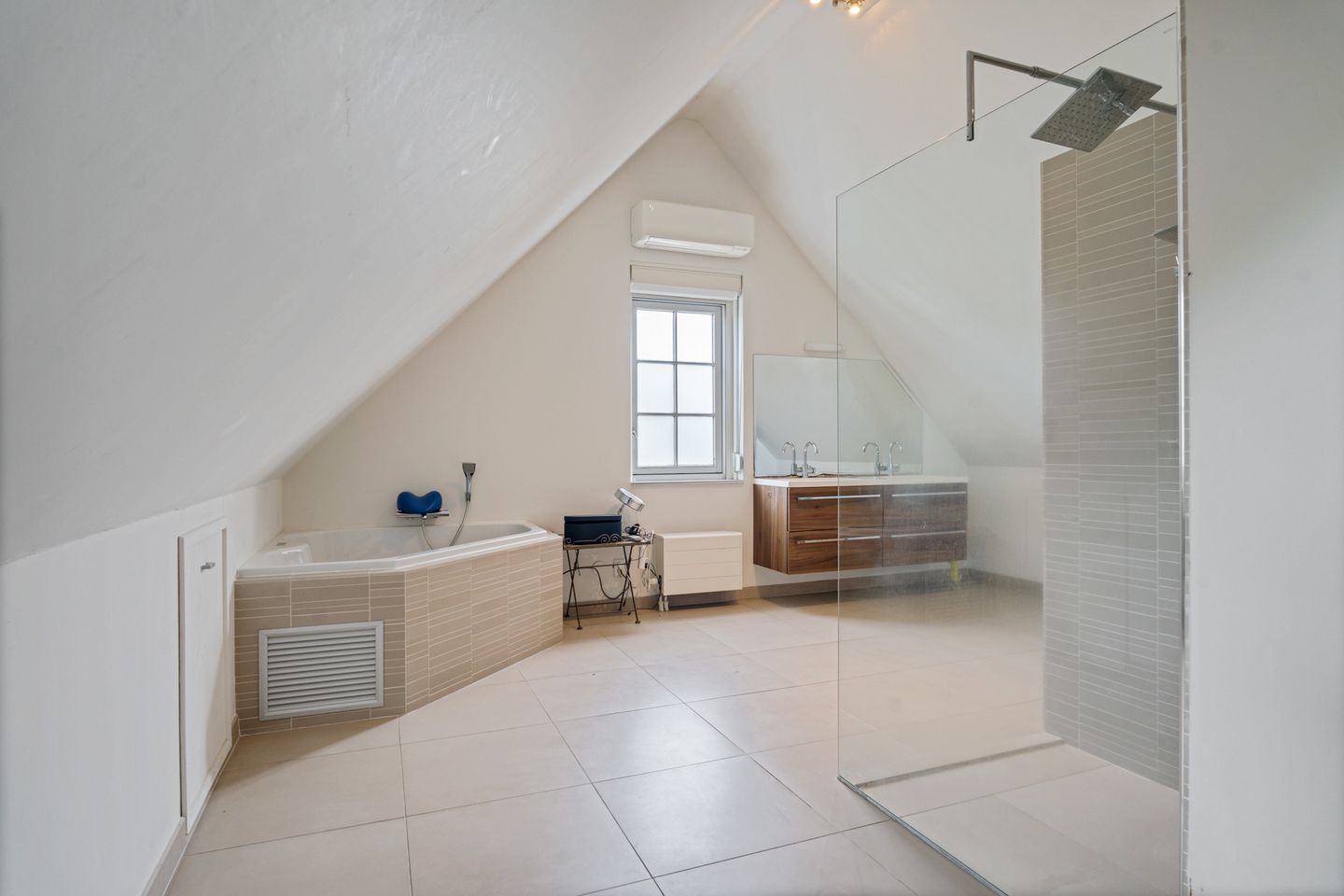 Foto 80 van Wijkermeerhof 14