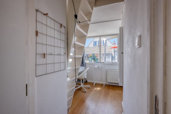 Foto 17 van IJmuidenstraat 39