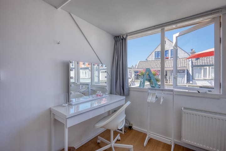 Foto 18 van IJmuidenstraat 39