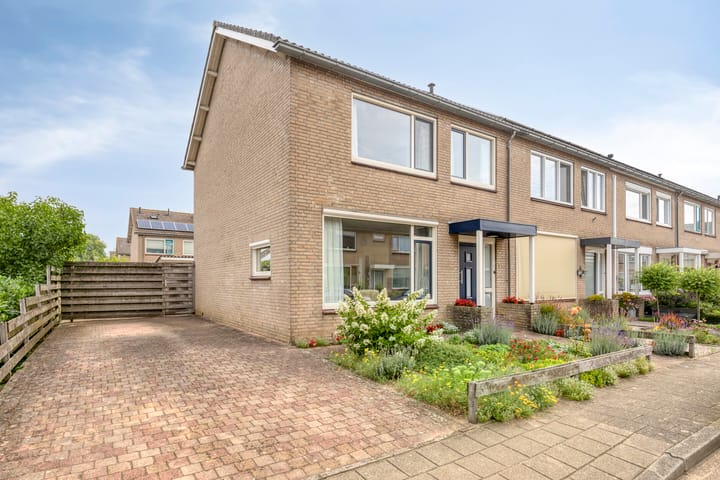 Foto 1 van Burgemeester Hermsenstraat 1