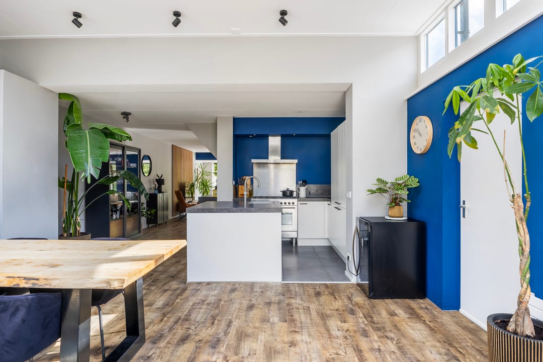 Photo 17 of Linebeamleane 16