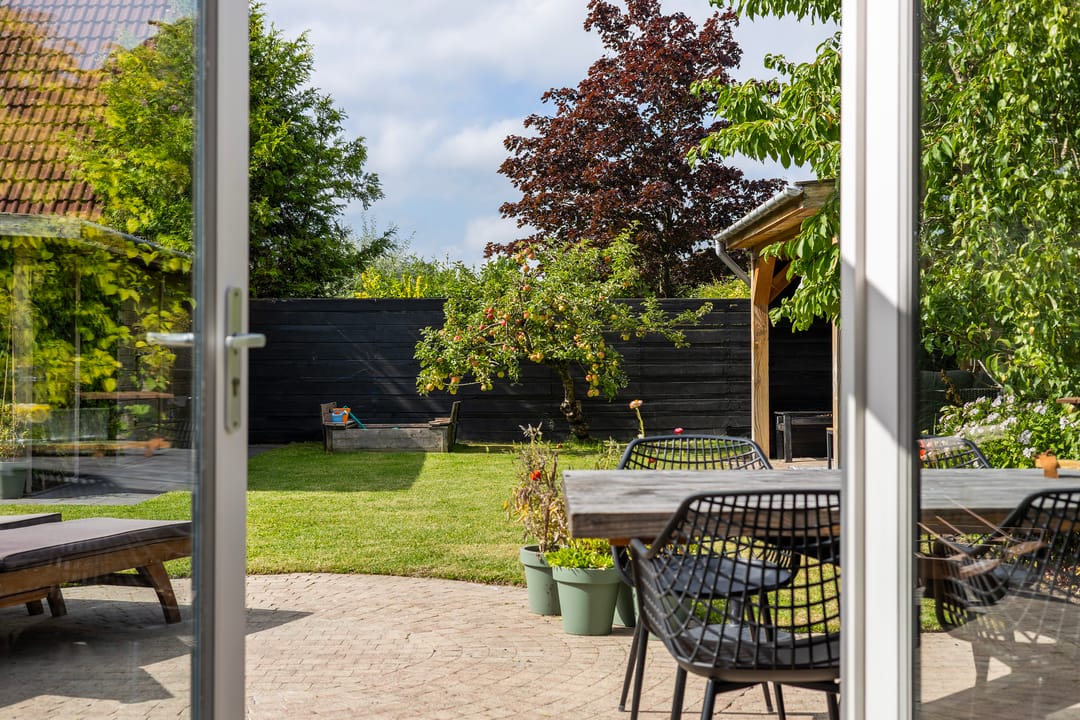 Photo 23 of Linebeamleane 16