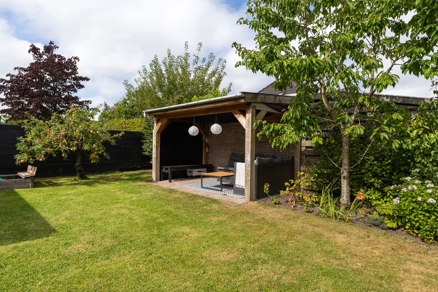 Photo 29 of Linebeamleane 16