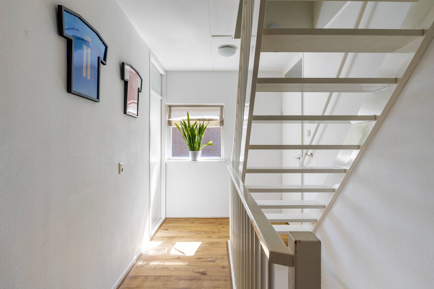 Photo 34 of Linebeamleane 16