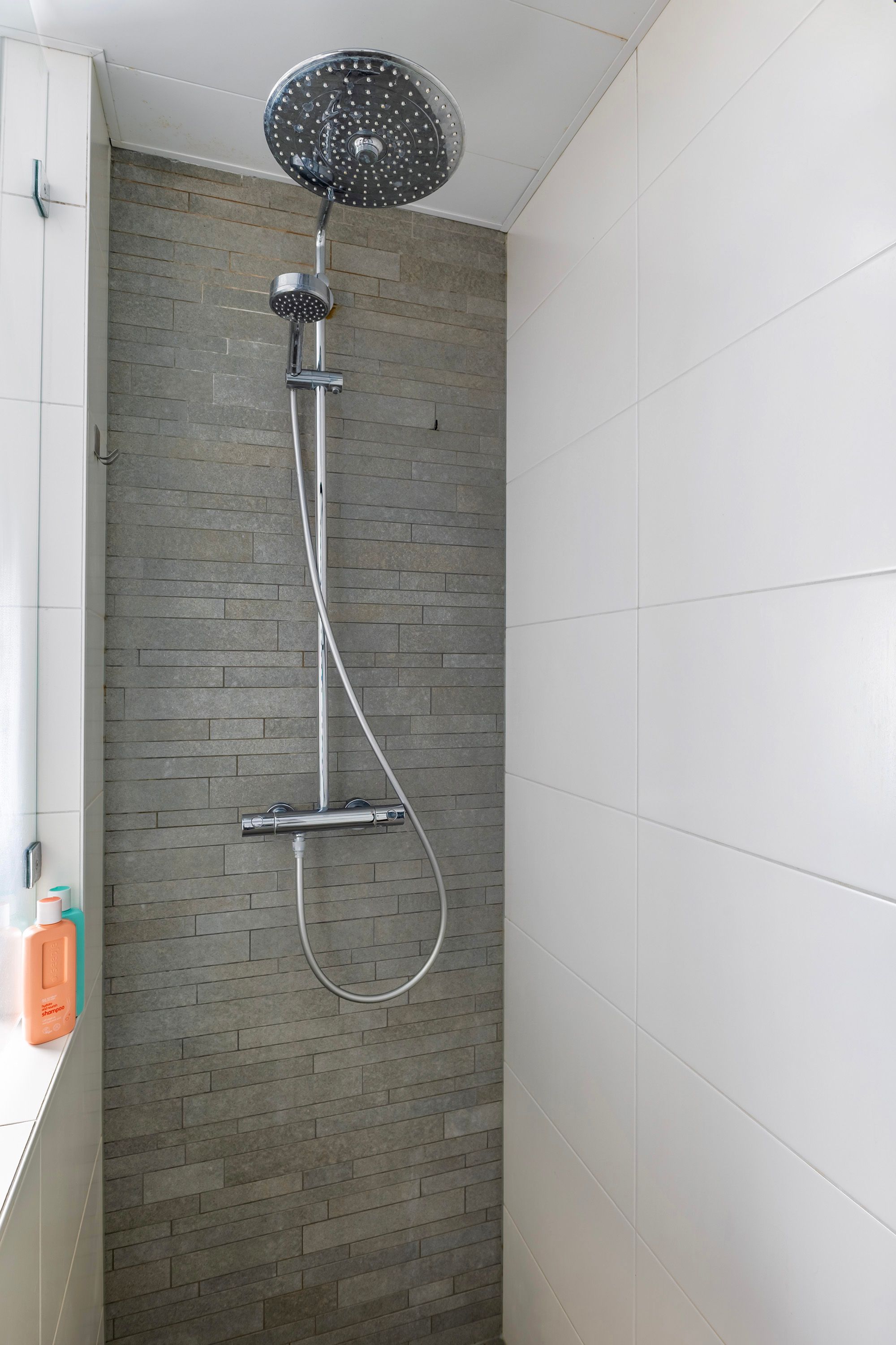 Photo 39 of Linebeamleane 16