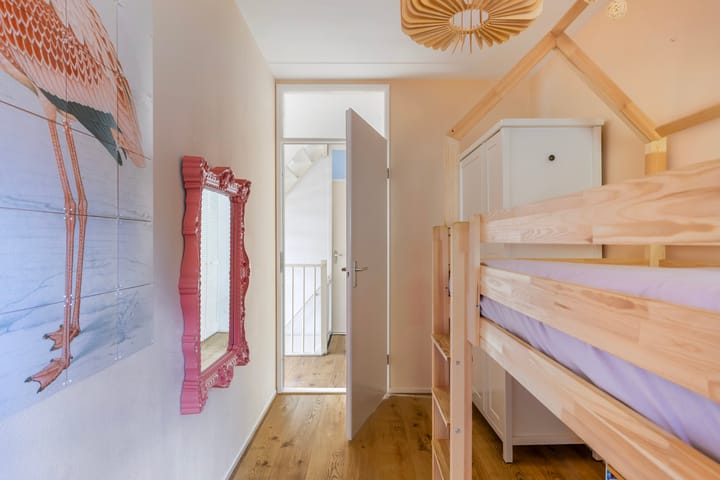 Photo 43 of Linebeamleane 16