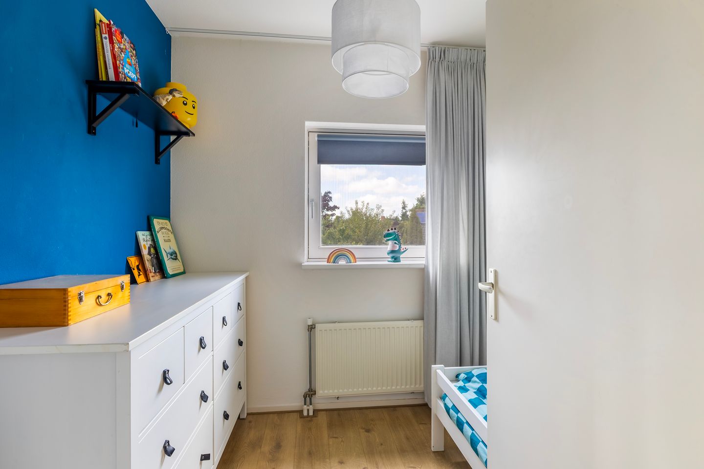 Photo 44 of Linebeamleane 16