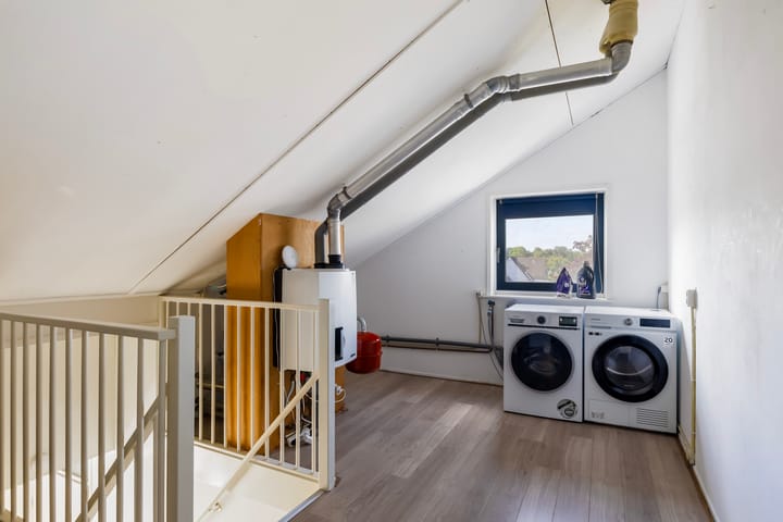 Photo 47 of Linebeamleane 16