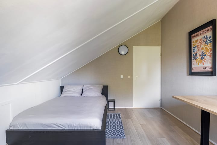 Photo 50 of Linebeamleane 16