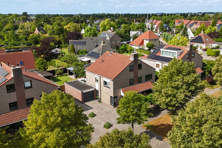 Photo 56 of Linebeamleane 16