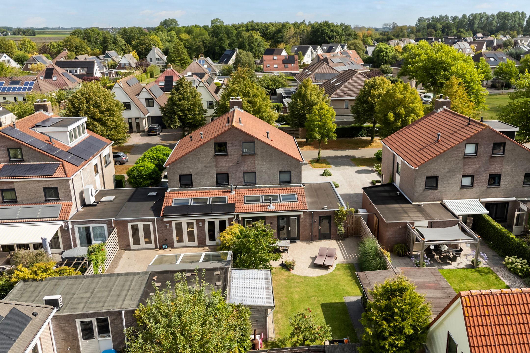 Photo 57 of Linebeamleane 16