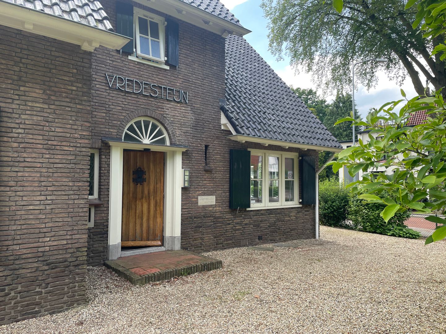 Bekijk foto 2 van Stationsweg 66