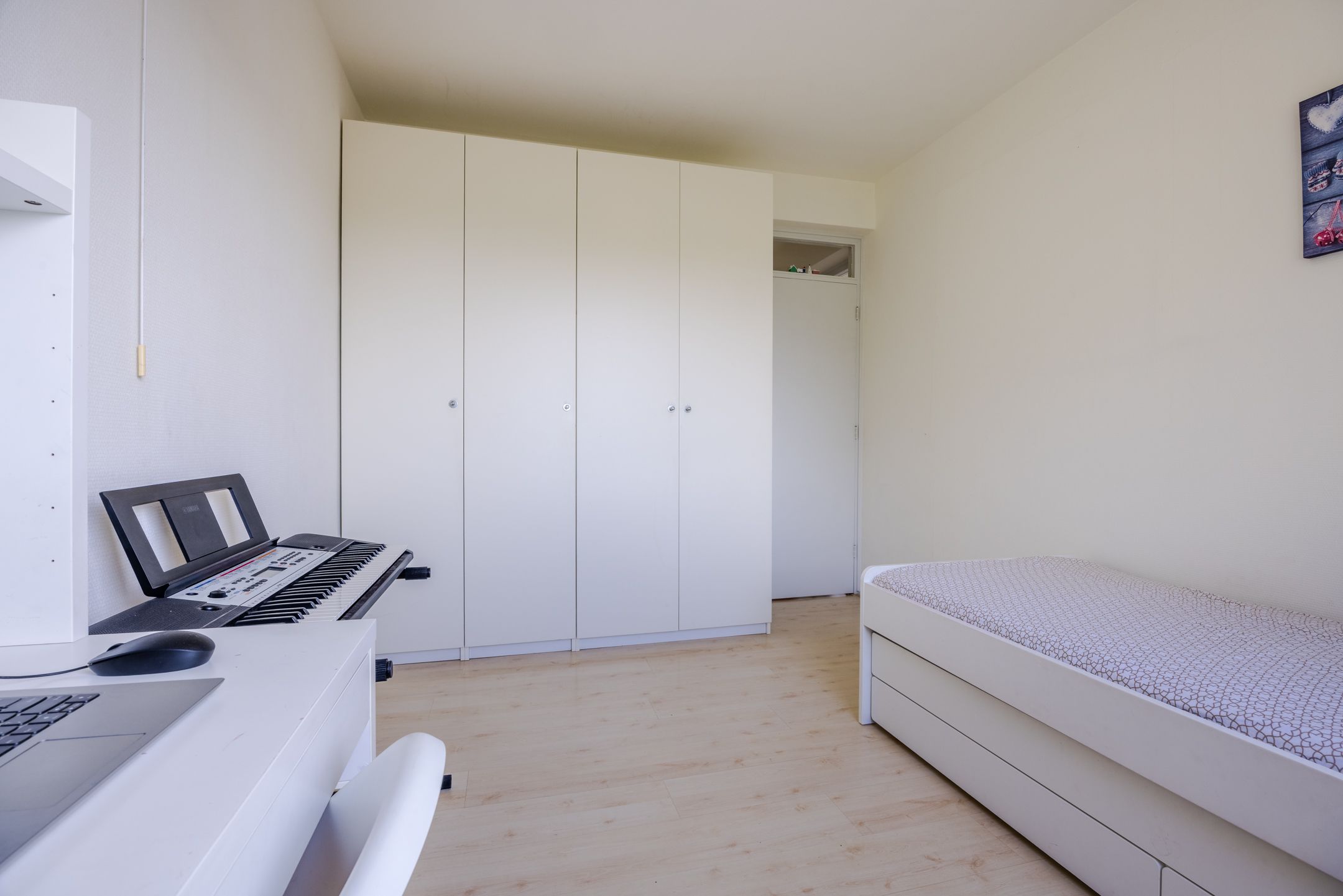 Photo 33 of Hongarenburg 100