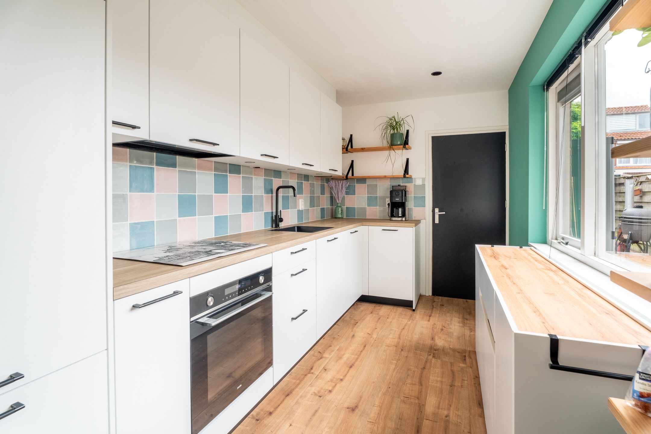 Photo 3 of Van Schendelstraat 18