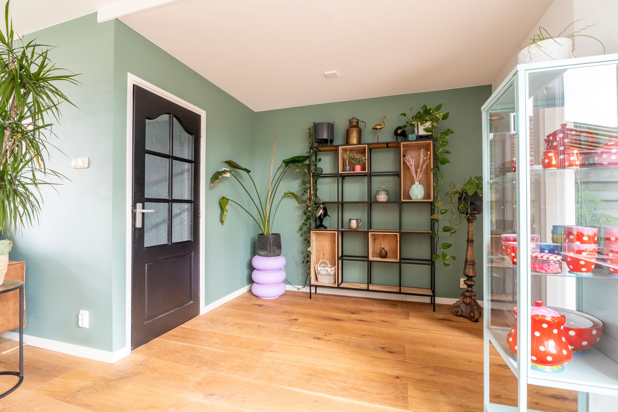 Photo 15 of Van Schendelstraat 18