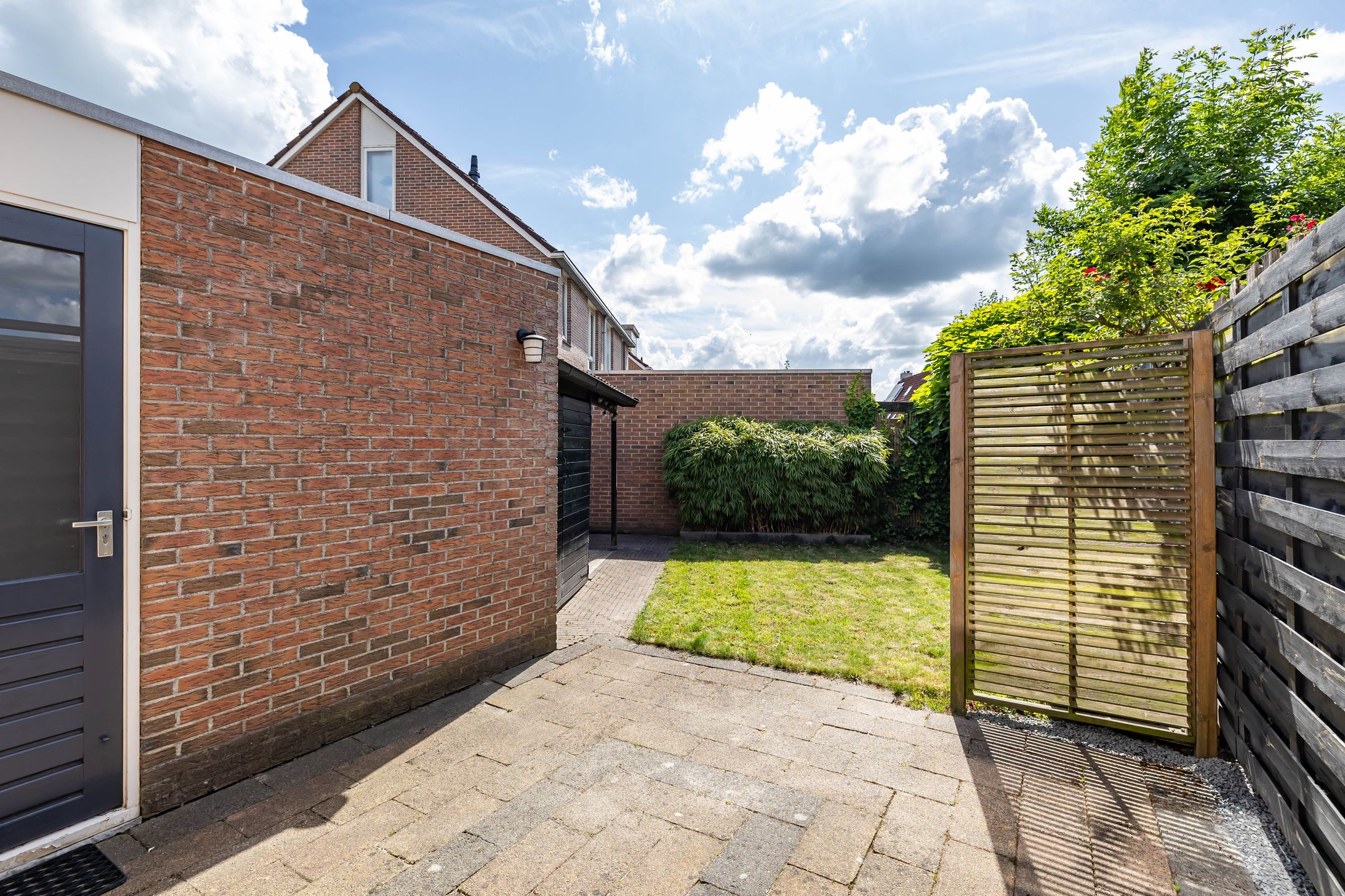 Photo 57 of Vogelwikke 7