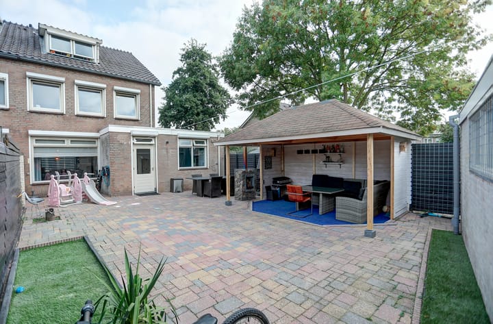 Foto 22 van Wethouder Bruensstraat 23