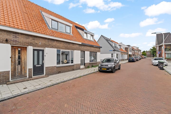 Foto 2 van IJmuiderstraat 20